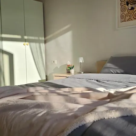 Papu's Home, Center 2br