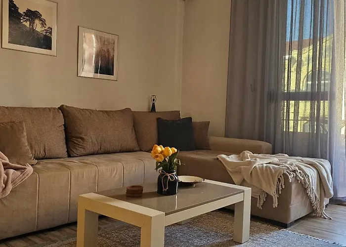 Papu's Home, Center 2br ティラナ